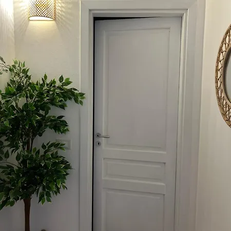 Alexander's Loft, Ortigia
