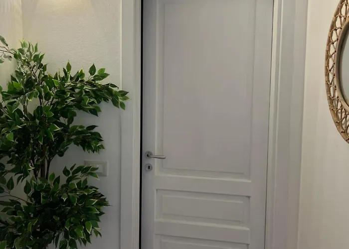 Alexander's Loft, Ortigia